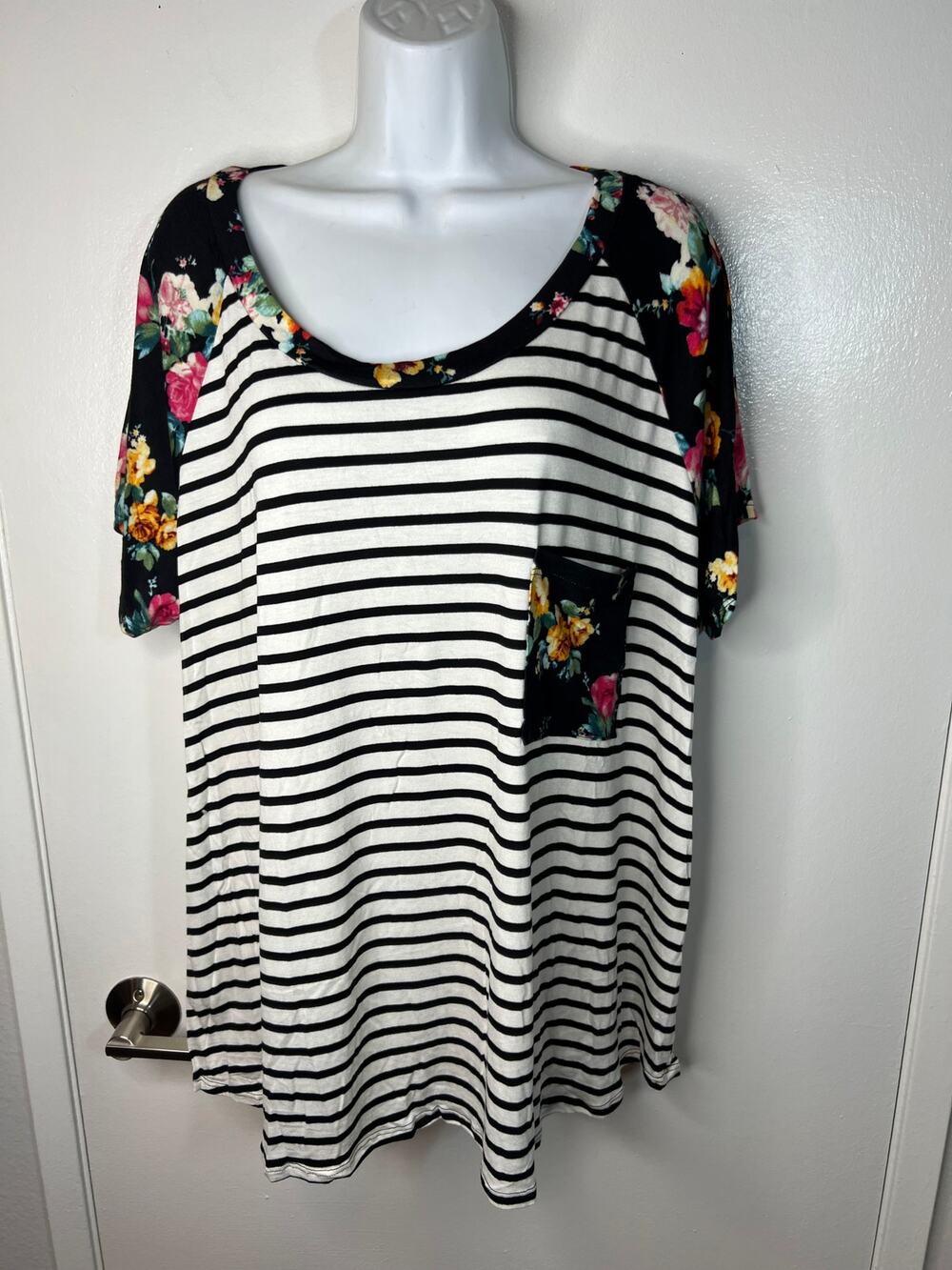1 Clique Women's Short Sleeve Striped & Floral Print Tee NEW ~ Size 3X